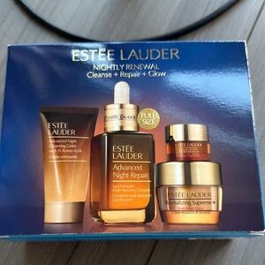 Brand new Estee Lauder Nightly Renewal Set